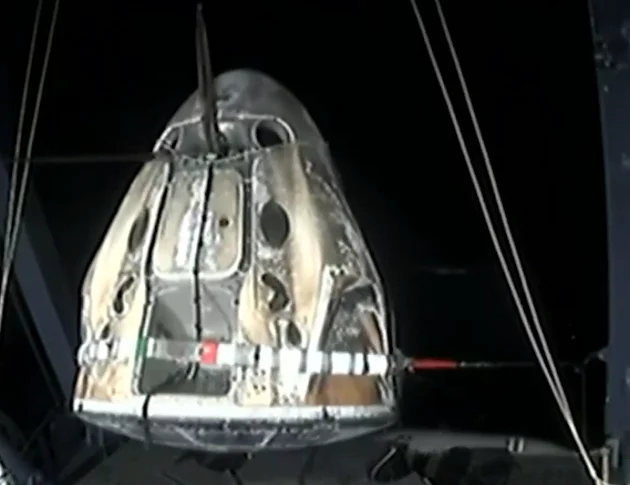 नासाको स्पेसएक्स क्रु ६ अन्तरिक्ष यात्रीसहित सुरक्षित अवतरण
