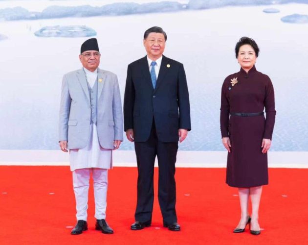 प्रधानमन्त्री पुष्पकमल दाहाल र चिनियाँ राष्ट्रपति सी चिनफिङ बीच शिष्टाचार भेट