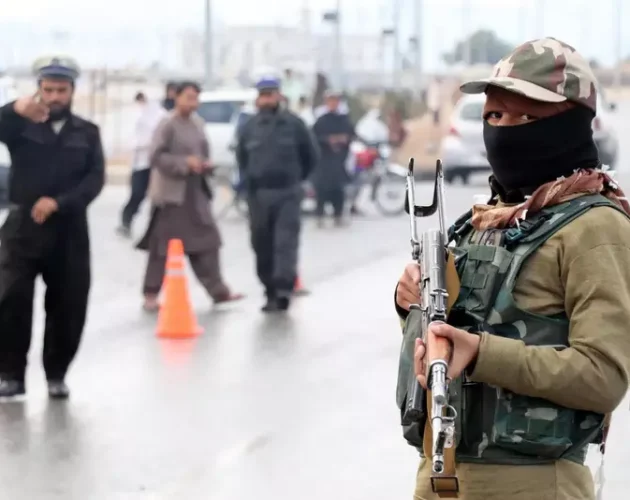 आतंकवादी समूह आईएसको आत्मघाती आक्रमणमा परी अफगानिस्तानमा २१ जनाको मृत्यु