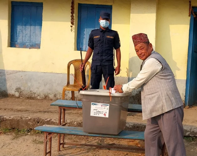 इलाम–२ मा ५८ प्रतिशत र बझाङ–१ को प्रदेशसभा निर्वाचन क्षेत्रमा ५० प्रतिशत मतदान