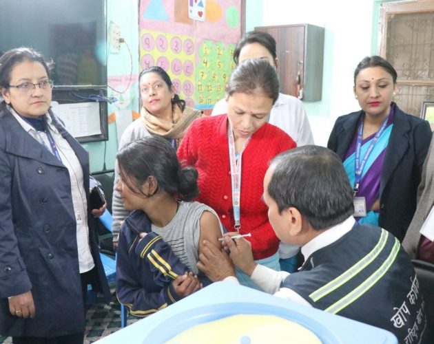 एचपिभी खोप अभियानमा करिब ४० प्रतिशत किशोरीले खोप लगाए