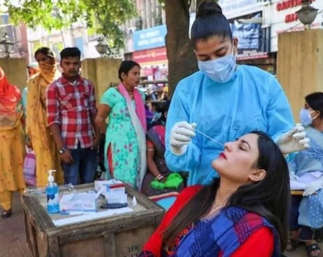 भारतमा फेरि कोरोना संक्रमणका घटनाहरू बढ्दै, २४ घण्टामा ४ जनाको मृत्यु