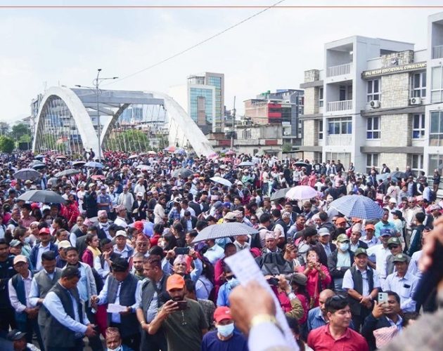 शिक्षकहरूको सेवा प्रवेश उमेरहद ४० वर्ष कायम गर्न सरोकारवालाहरुको माग