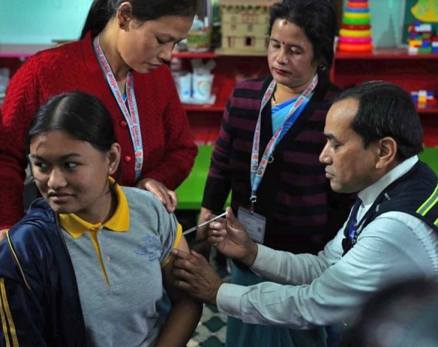 देशभरका ३ लाख बालिकालाई एचपीभी खोप दिइँदै