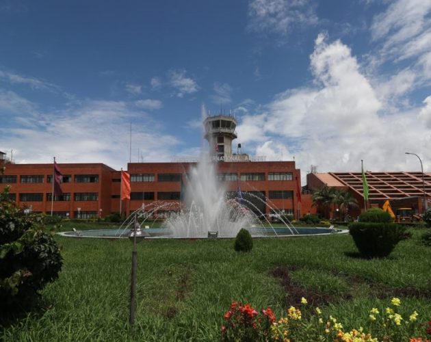 विमानस्थलबाट विदेशी मुद्रासहित स्वीडिस नागरिक पक्राउ