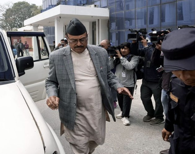जेनजी आन्दोलन जाँचबुझ आयोगका अध्यक्ष गौरीबहादुर कार्कीले प्रधानमन्त्री सुशीला कार्कीलाई आयोगको प्रतिवेदन बुझाए