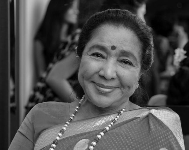 भारतीय महान् गायिका आशा भोसलेको निधन