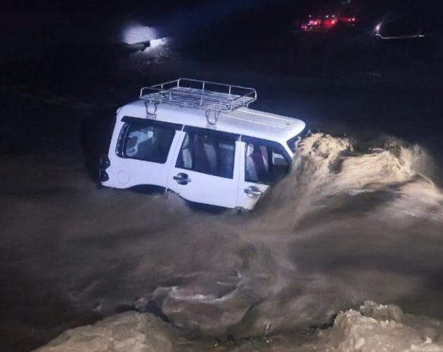 वर्षाका कारण बीपी राजमार्ग पूर्ण रूपमा बन्द, मौसम सुधारपछि मात्रै सञ्चालन हुने