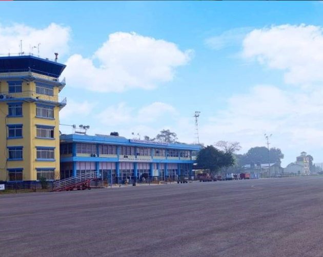स्रोत नखुलेको करिब २७ लाखसहित दुईजना पक्राउ