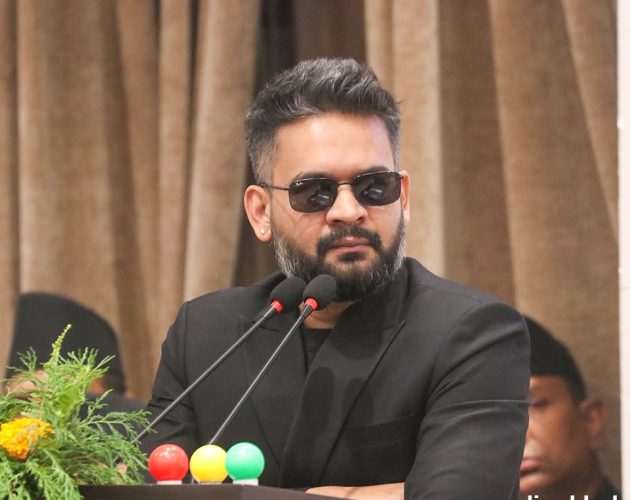 अहिले नै विद्युतीय युगमा जान सकिँदैन: प्रधानमन्त्री शाह