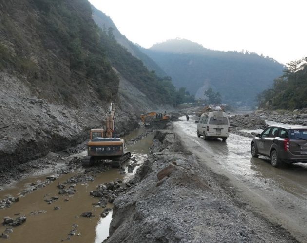 बाढी–पहिरोले देशभरका राजमार्ग अवरुद्ध, यात्रु सावधानी अपनाउन आग्रह