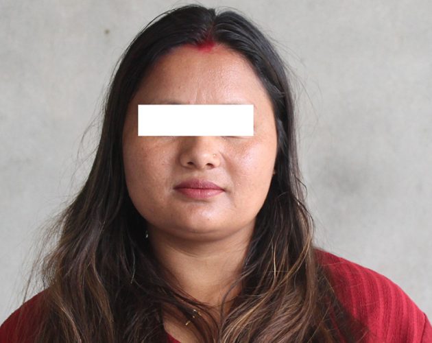 प्रहरी हुँ भन्दै ठगी गरेको आरोपमा एक महिला पक्राउ