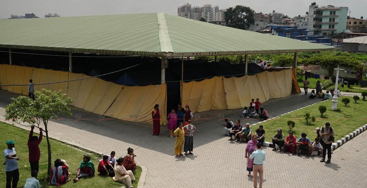 बर्दियाबाट सुकुम्वासीलाई लालपुर्जा वितरण सुरु, देशभर १२ लाखभन्दा बढी लाभग्राही पहिचान 1 Online Bichar विकास, समृद्धी र सुशासनको पहरेदार