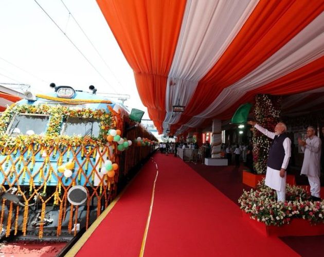 भारतको पहिलो हाइड्रोजन ट्रेन सञ्चालन, प्रधानमन्त्री मोदीले गरे उद्घाटन