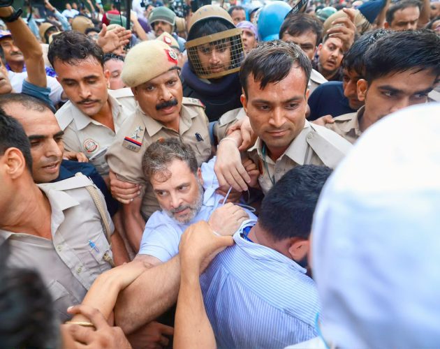 परीक्षा घोटालाबाट सुरु भएको आन्दोलनले मोदी सरकारलाई चुनौती