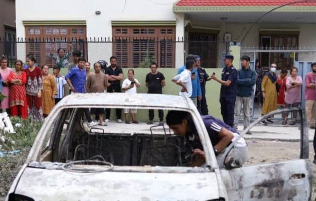 कीर्तिपुरमा जलेको कारभित्र पुरुषको शव फेला, प्रहरीले थाले अनुसन्धान