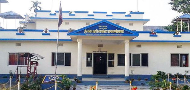 झापाको सैनिकमोडका होटलमा प्रहरी छापा, सञ्चालकसहित ३ जना पक्राउ