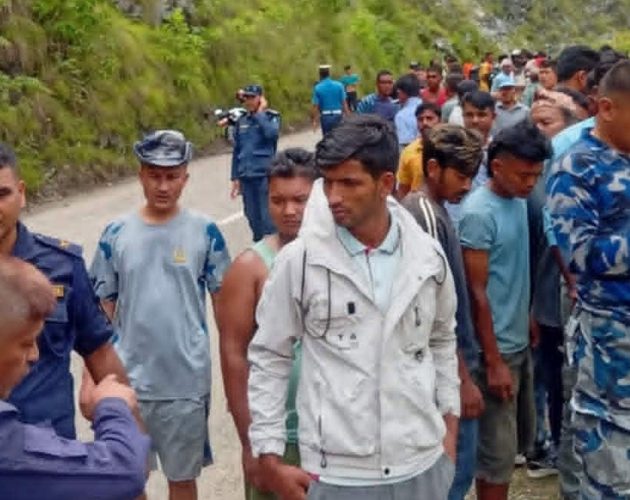 सुनकोशीमा खसेको कार खोज्न गोताखोरसहितको टोली परिचालन