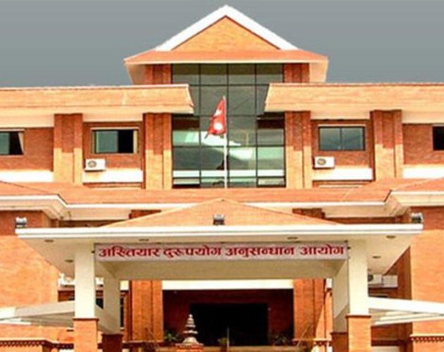 २ लाख घुससहित विद्यालय व्यवस्थापन समिति सदस्य पक्राउ