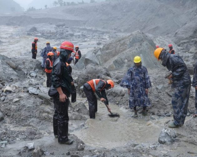 रसुवा बाढीमा परेका झापाका तीनजनाको सकुशल उद्धार, १३ अझै बेपत्ता