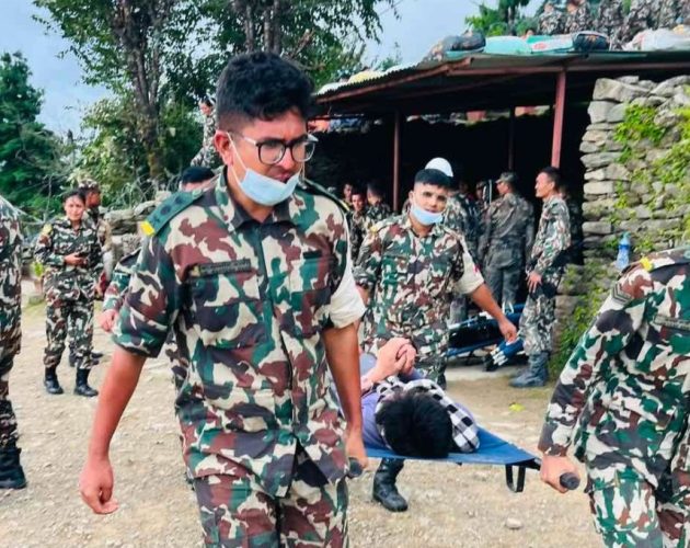 बाढी प्रभावित क्षेत्रबाट सेनाले गर्‍यो ४०९ जनाको हवाई उद्धार