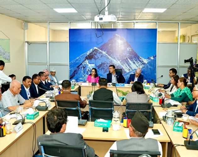 पेट्रोलियम कालोबजारीमा संलग्नको इजाजत खारेज गर्न निर्देशन