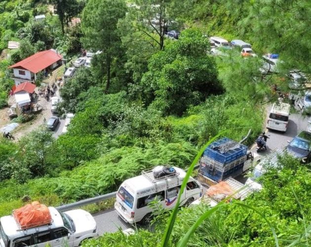 कृष्णभीरमा पृथ्वी राजमार्ग अवरुद्ध, काठमाडौं भित्रिन चार वैकल्पिक मार्ग