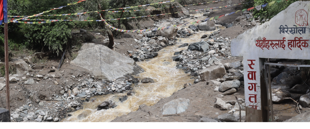 वीरेखोलामा भीषण बाढी आउँदा २३ परिवार विस्थापित 4 Online Bichar विकास, समृद्धी र सुशासनको पहरेदार