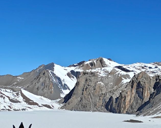 मनाङको हिम्लुङ हिमालमा हिउँपहिरो, १२ जना बेपत्ता भएको आशंका