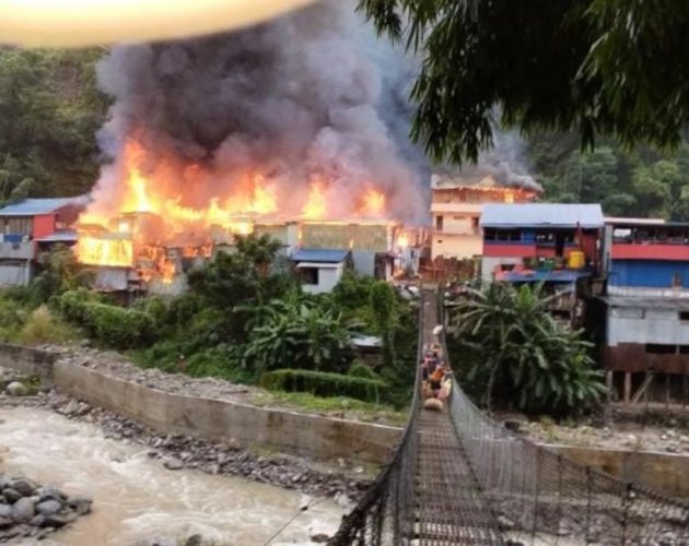 ताप्लेजुङको दोभान बजारमा भीषण आगलागी, आगलागीबाट १० घर जले